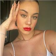 profesora de lengua imparte clases a niñ@s de primaria